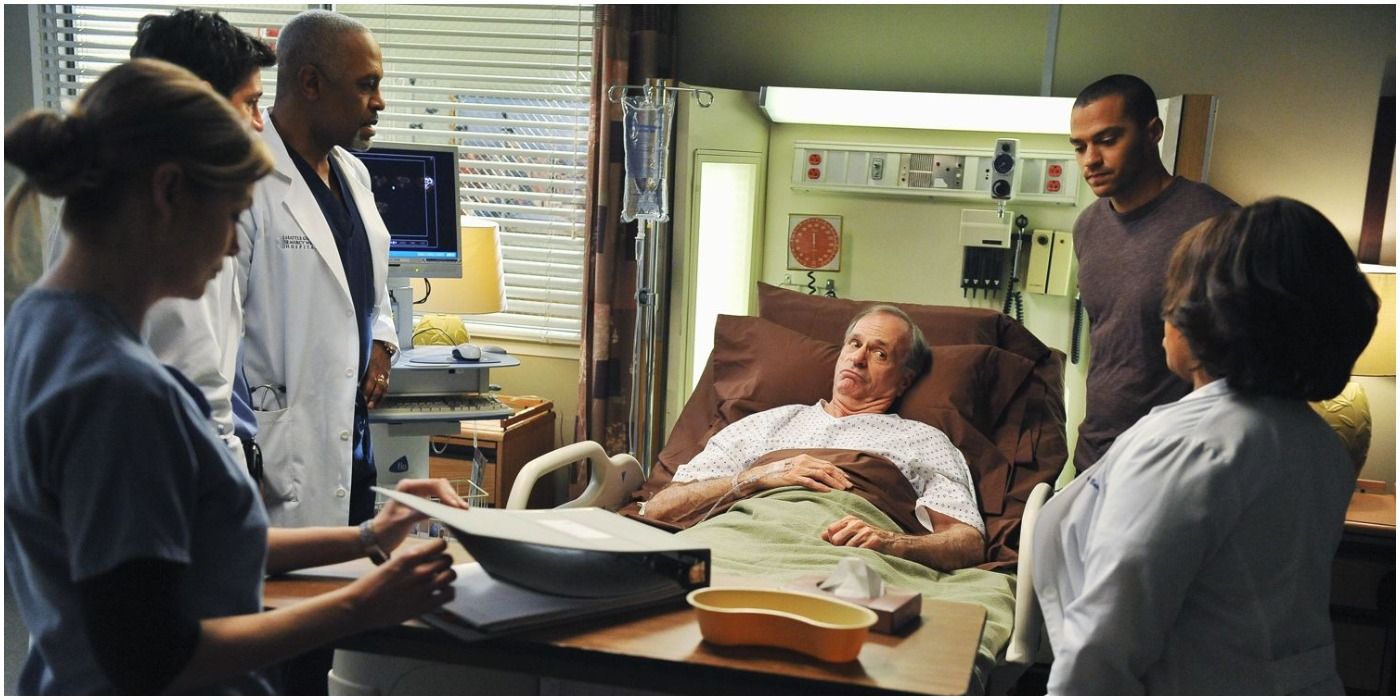 Jackson with grandfather Harper Avery and other doctors in Greys