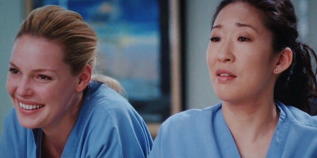 Izzie and Cristina smiling in Grey&rsquo;s Anatomy