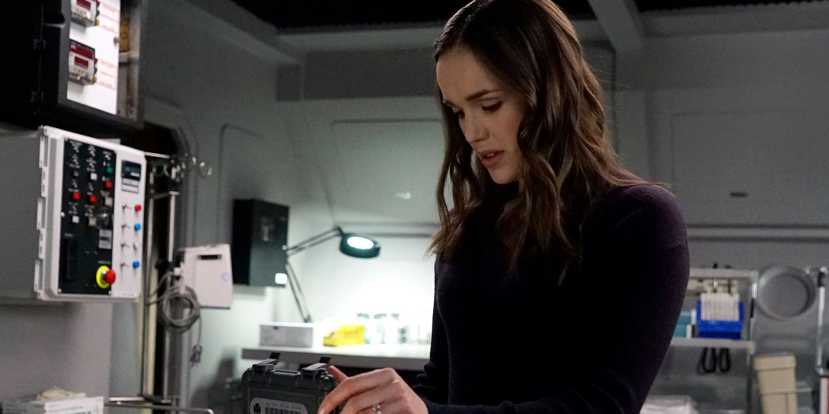 Jemma Simmons In Agents Of SHIELD S5E22