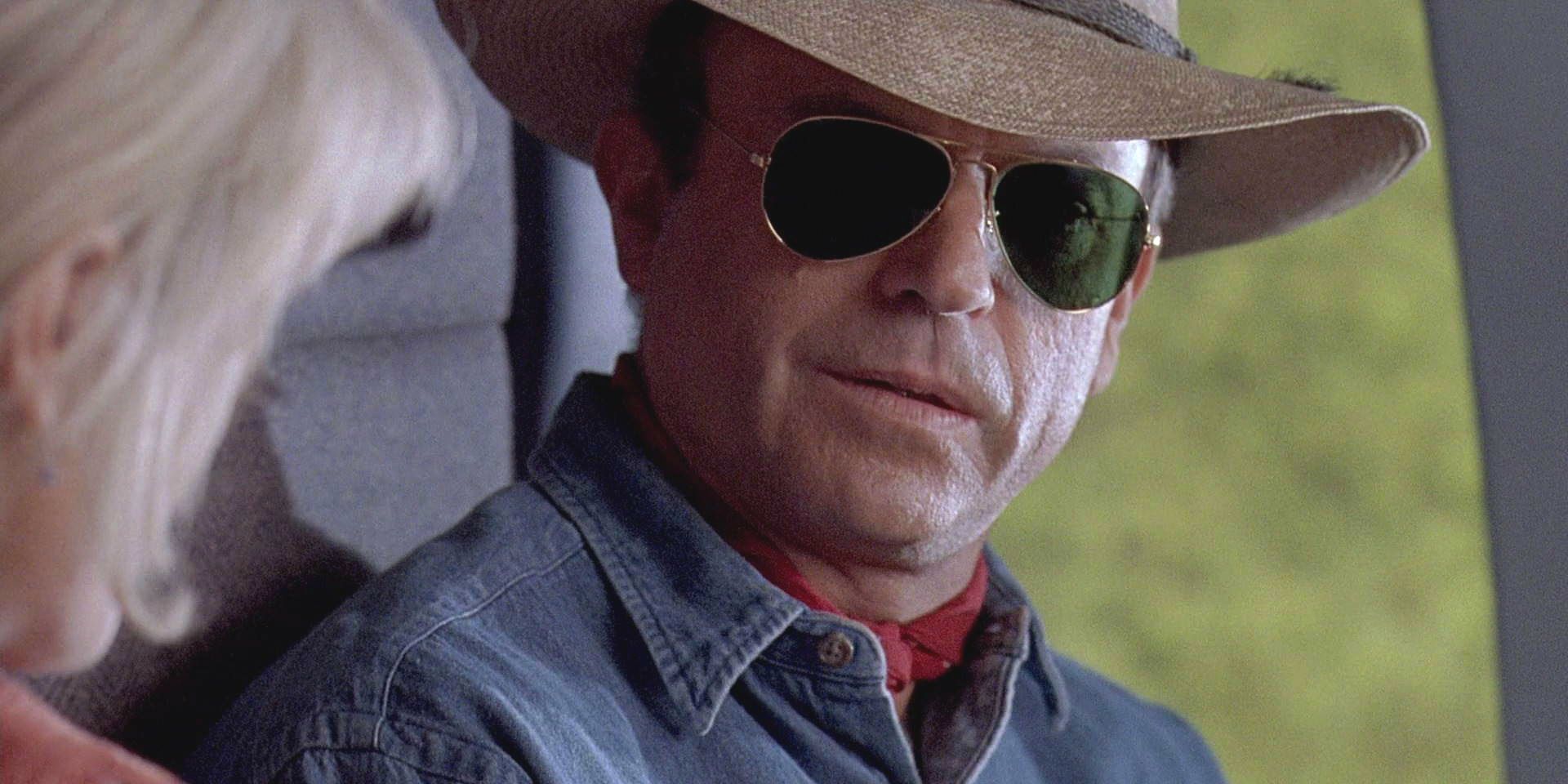 Jurassic Park - Sam Neill as Alan Grant on helicopter