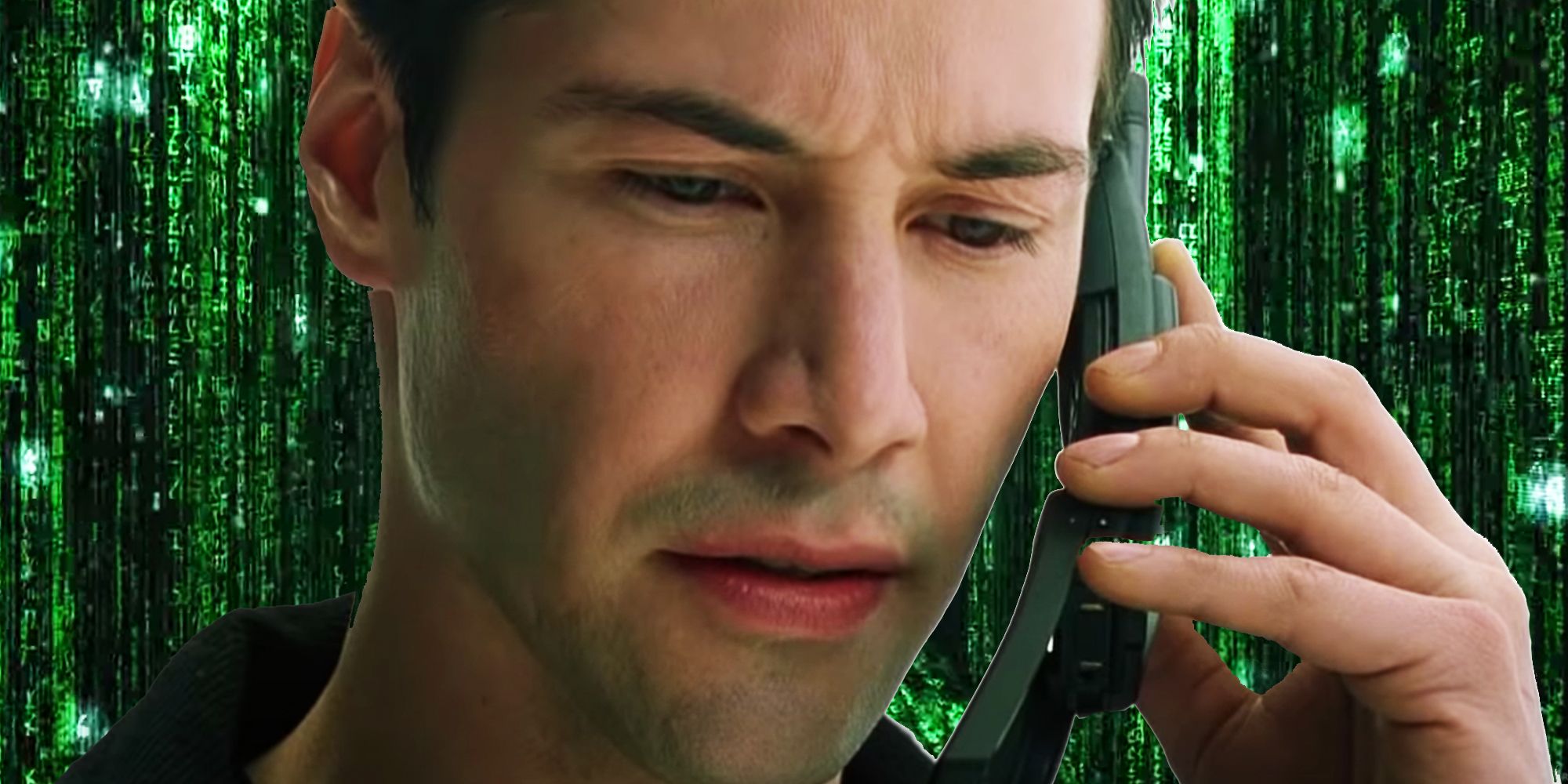 Keanu Reeves como Neo de Matrix segurando um telefone perto do ouvido