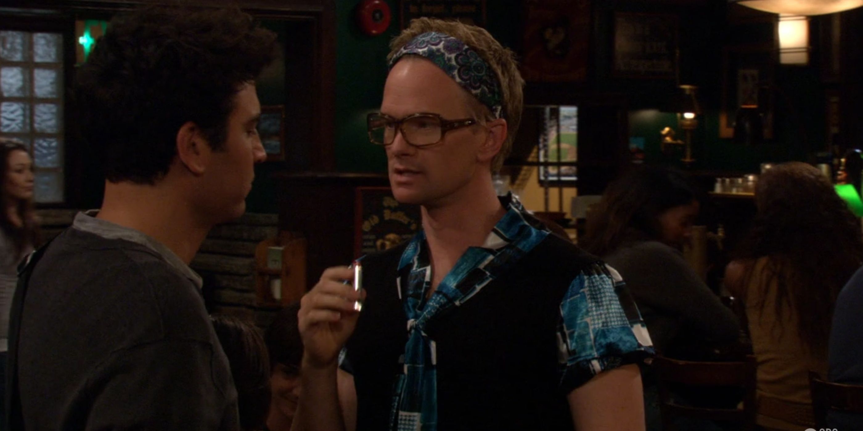 Barney tries to pick up a lesbian in How I Met Your Mother.