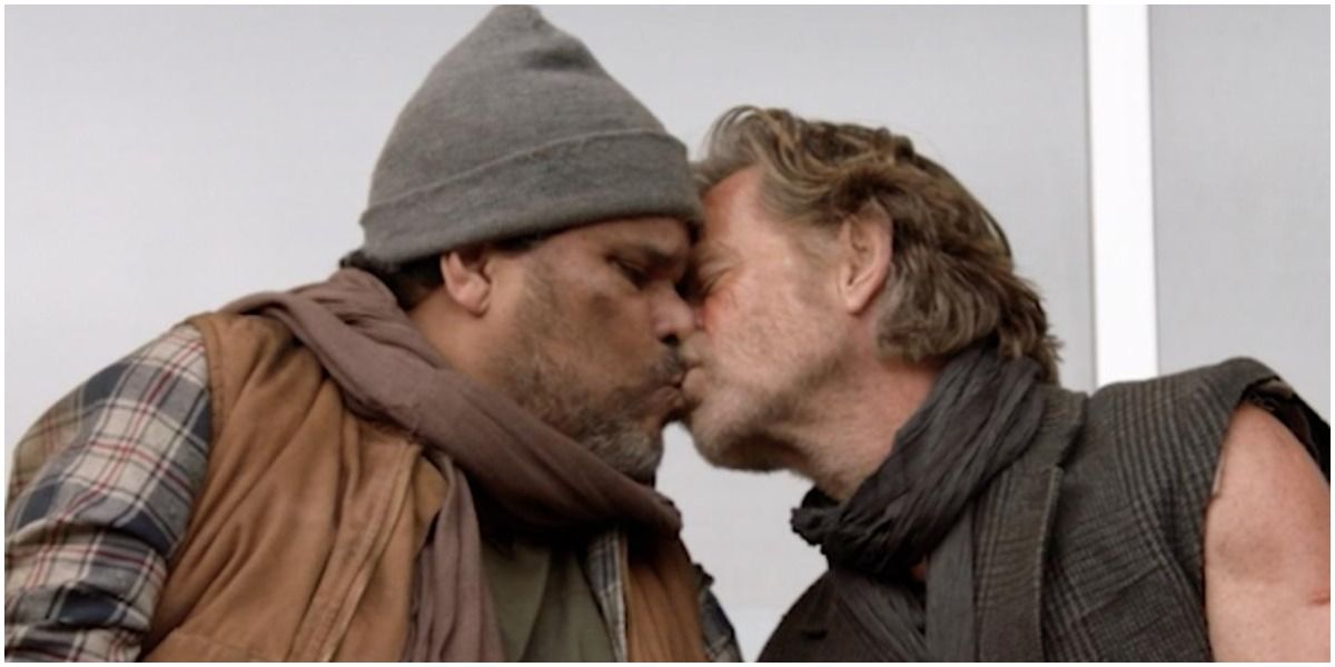 Luiz Guzman As Mikey o Shea