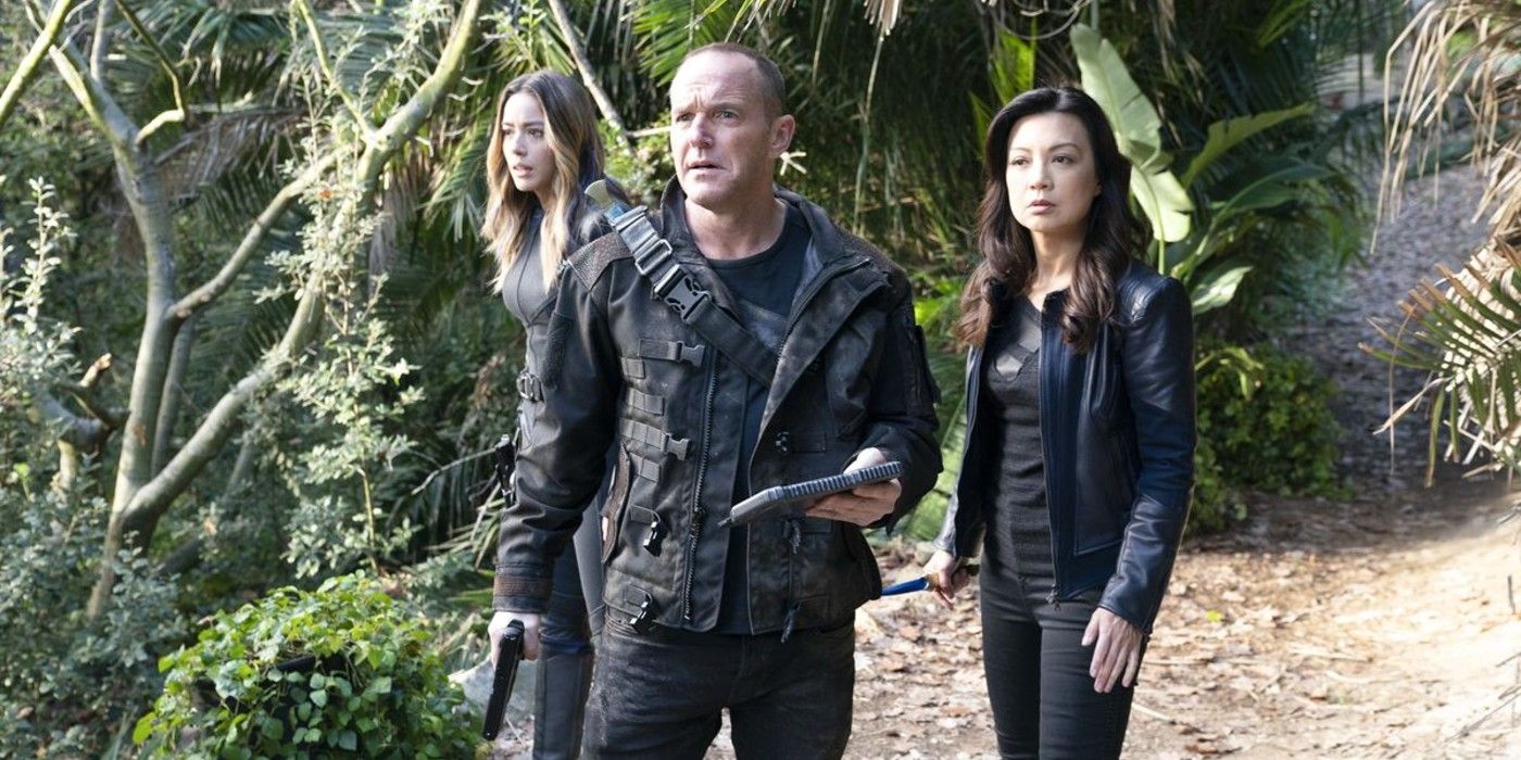Daisy Johnson, Phil Coulson and Melinda May move through a Jungle in Agents of Shield
