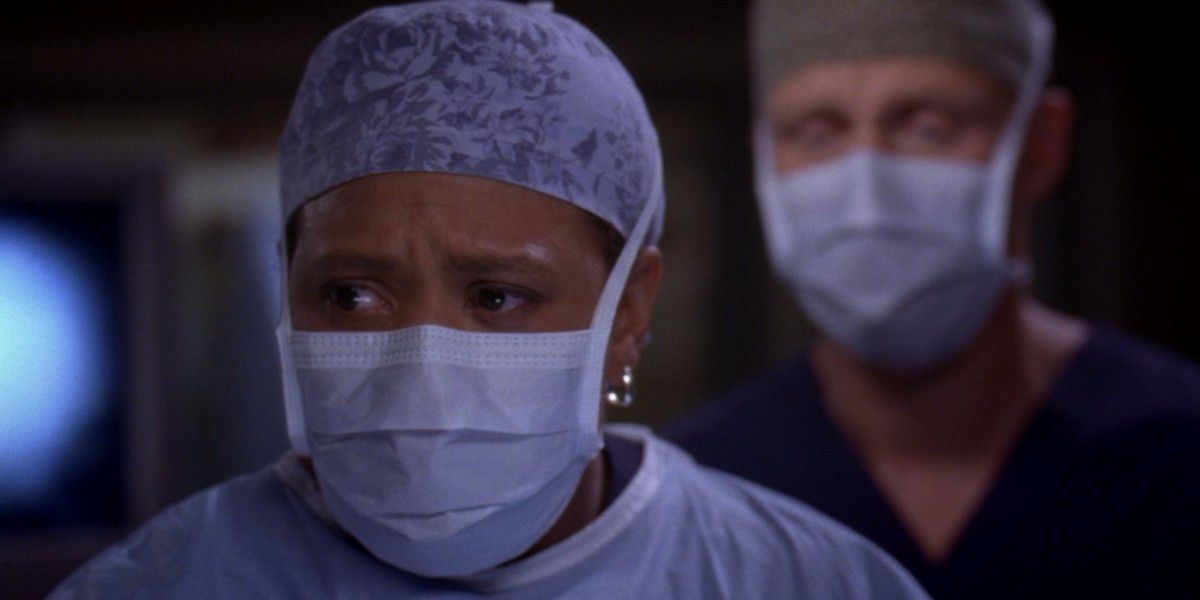 Bailey in the OR in Grey&rsquo;s Anatomy