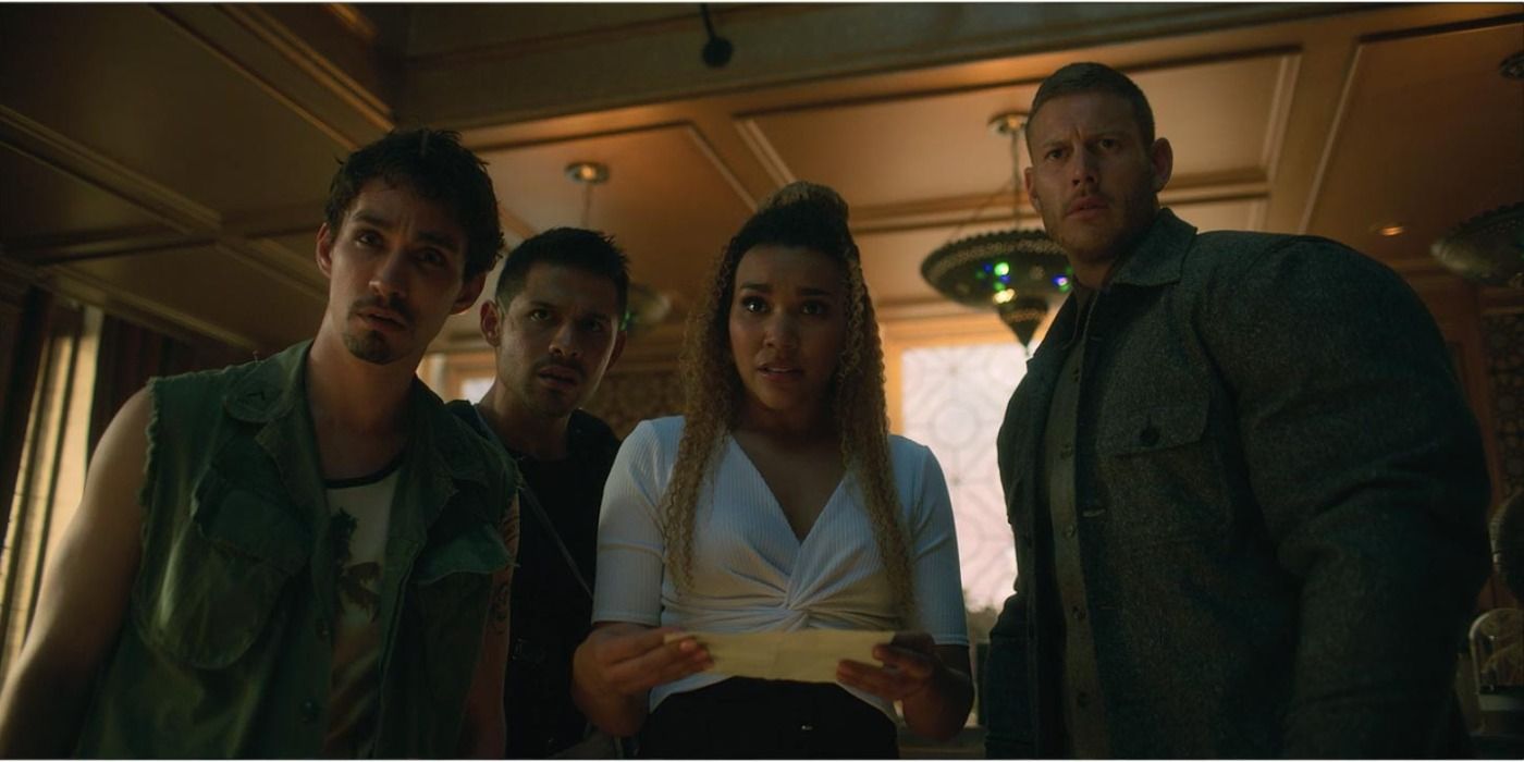 Klaus with Allison, Diego and Luther