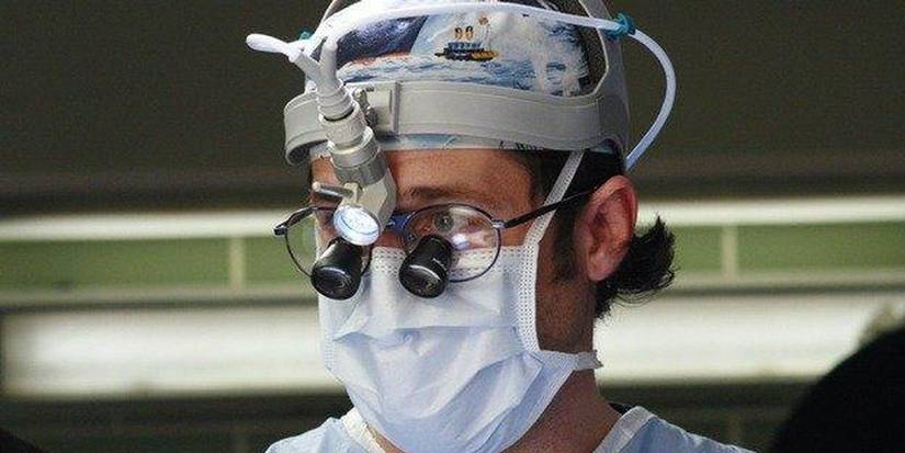 An image of Derek performing surgery in Grey's Anatomy