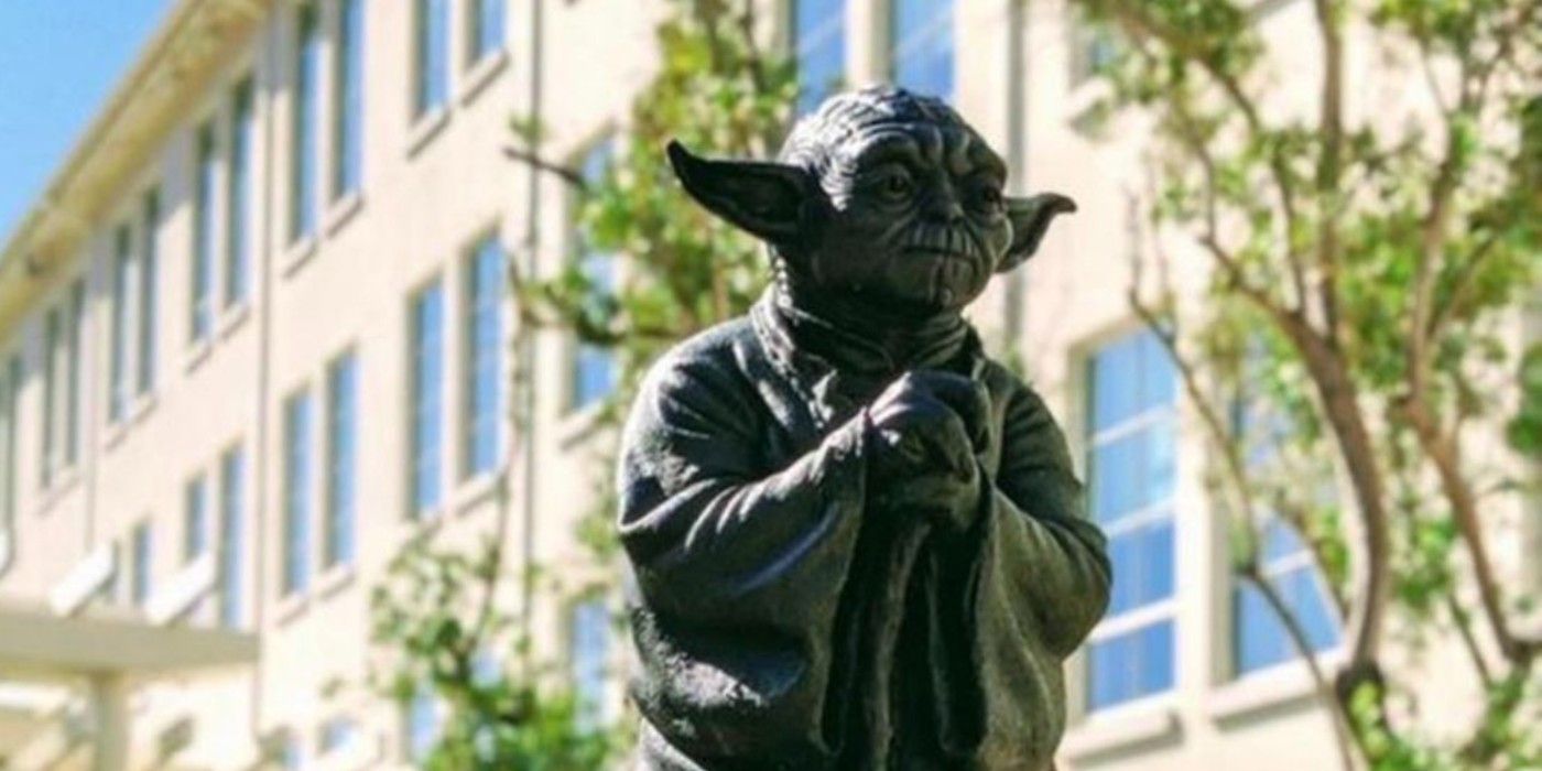 Star Wars Yoda BLM statue