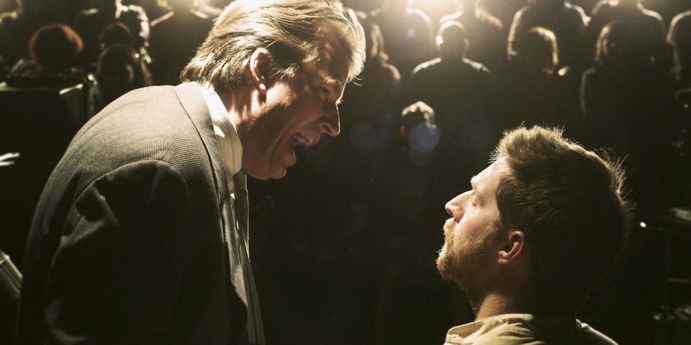 The host and a guest face to face in Talk Show
