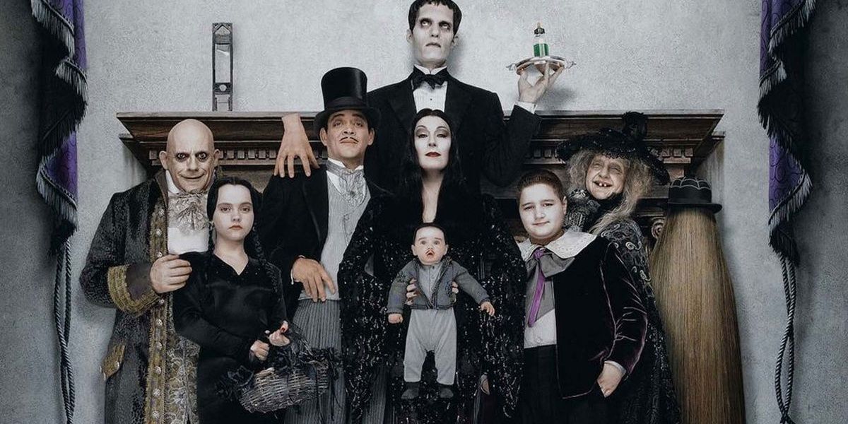 Poster of Addams Family Values depicting the entire Addams family
