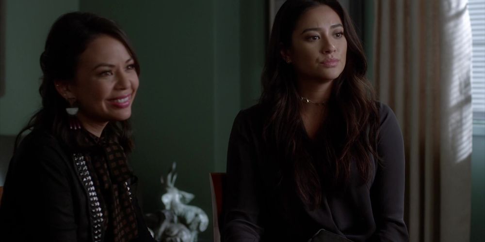 Pretty Little Liars 10 Early Clues To Future “A” Reveals