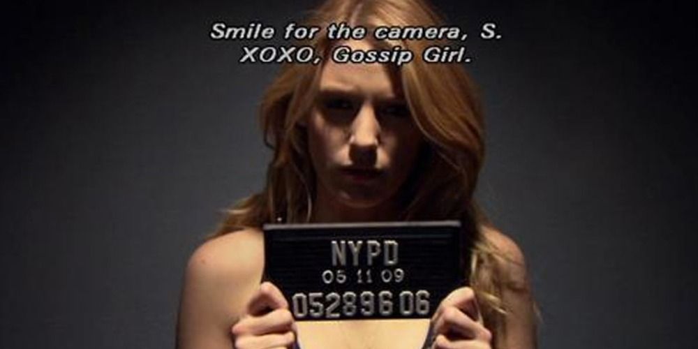 Serena in her mugshot in Gossip Girl.