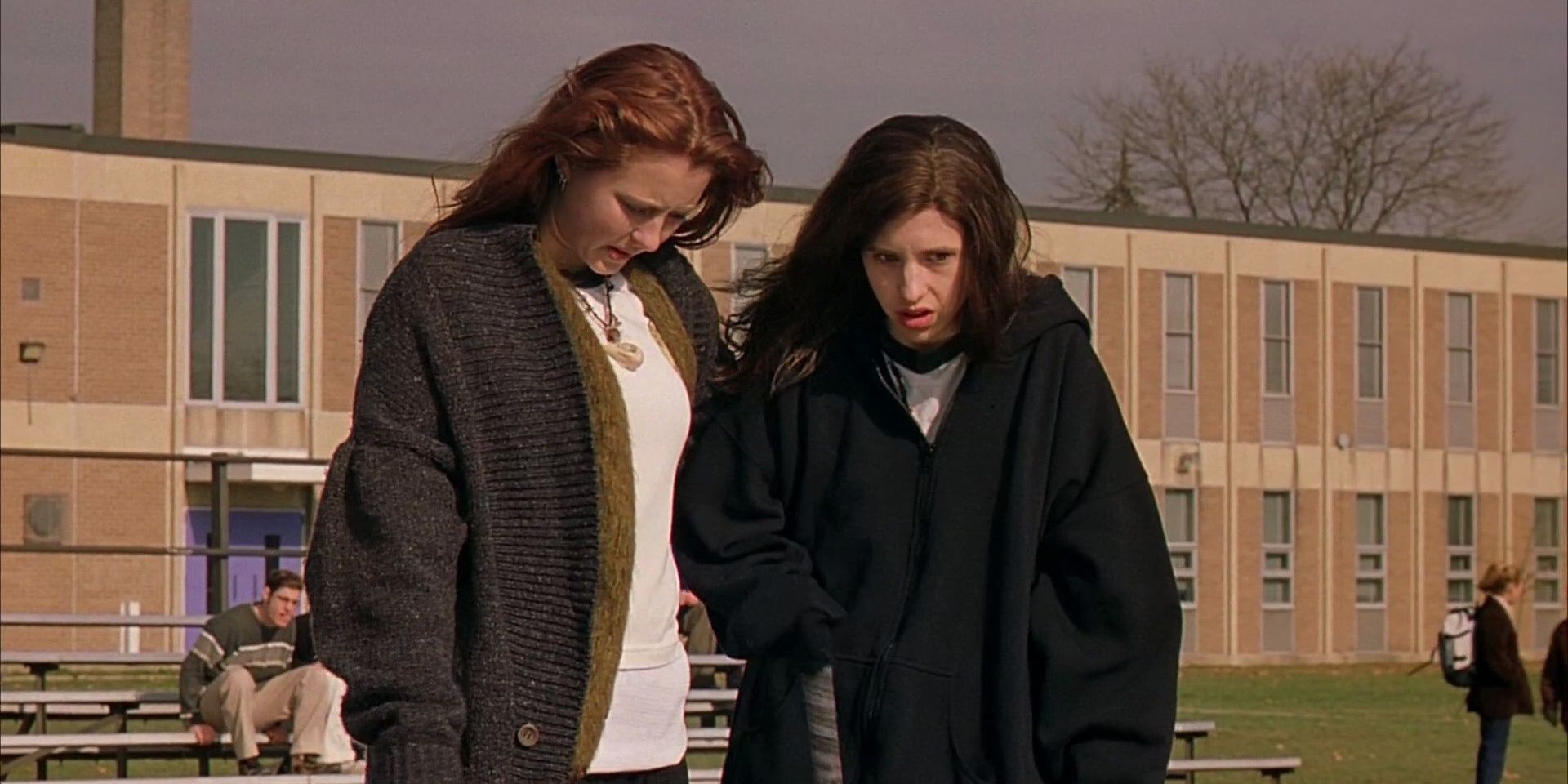 Ginger and Bridget outside their school in Ginger Snaps