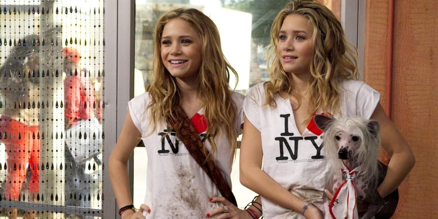 Jane and Roxy wearing I &lt;3 NY shirts in New York Minute