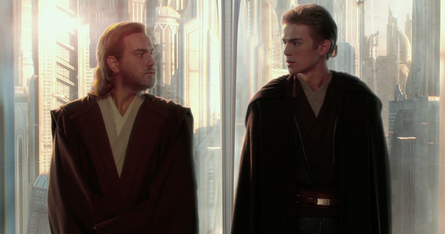Obi-Wan and Anakin make eye contact in Star Wars