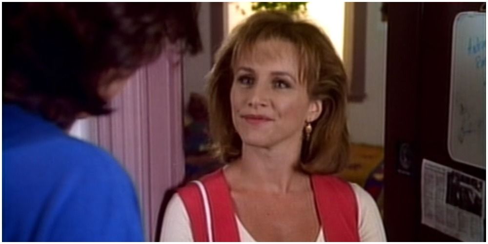 Beverly Hills, 90210: 10 Things About Andrea That Would Never Fly Today