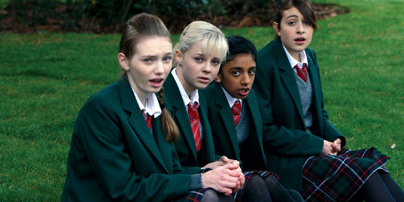 school girls stare in surprise in Angus, Thongs, and Perfect Snogging