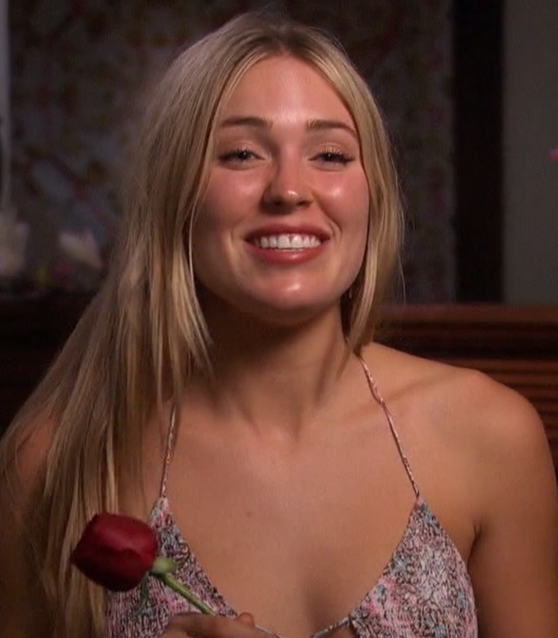 Cassie Randolph With Rose The Bachelor Vertical