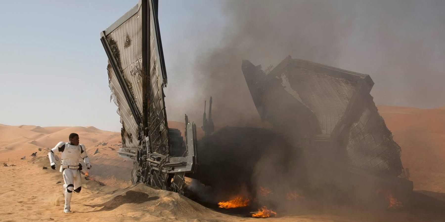 CrashedTIEFinnTheForceAwakens Cropped