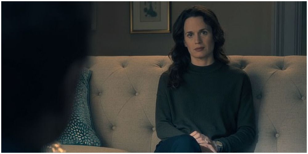 Elizabeth Reaser as Shirley in Haunting of Hill House