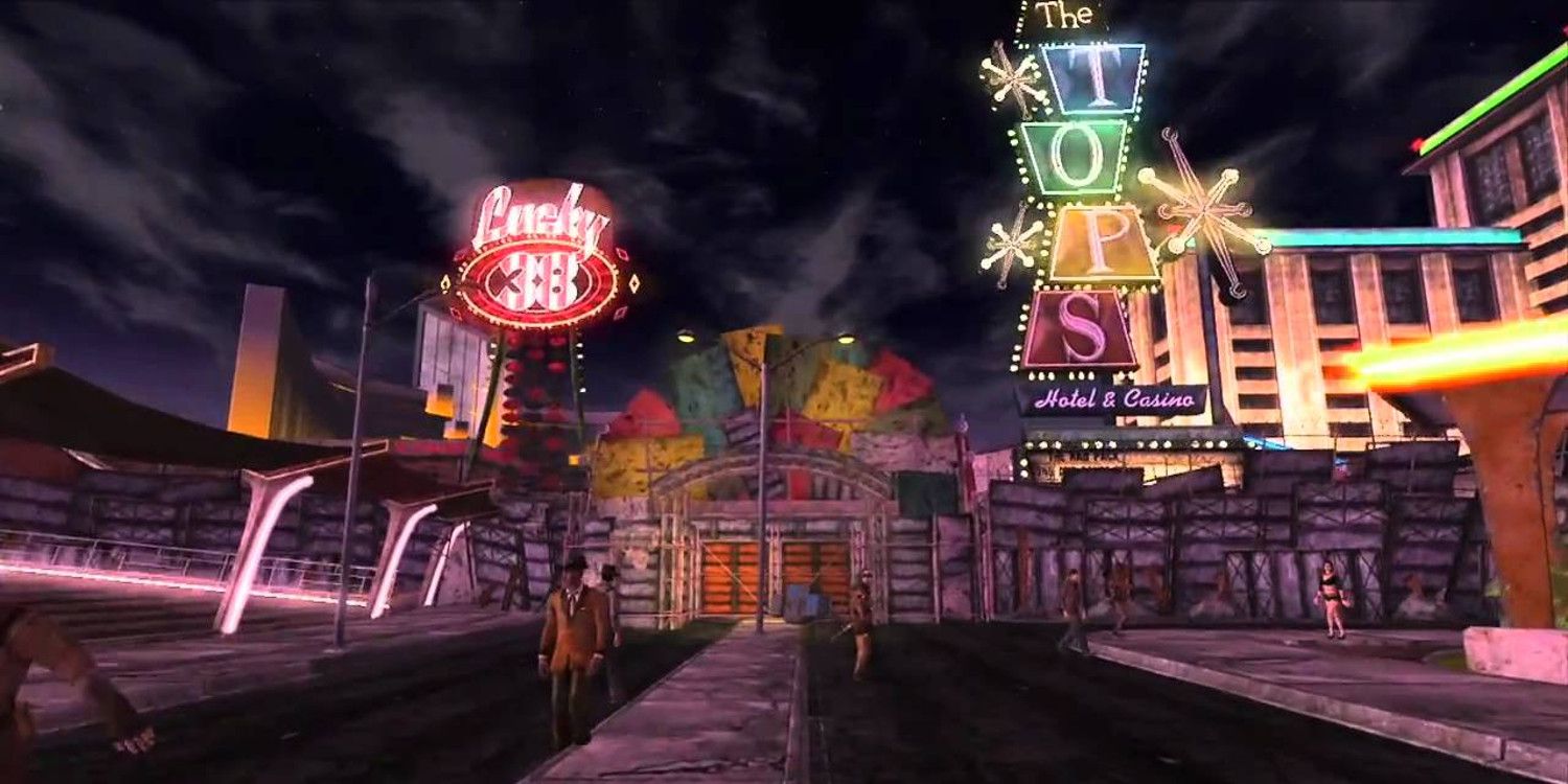Screenshot of The Strip in Bethesda's Fallout New Vegas.