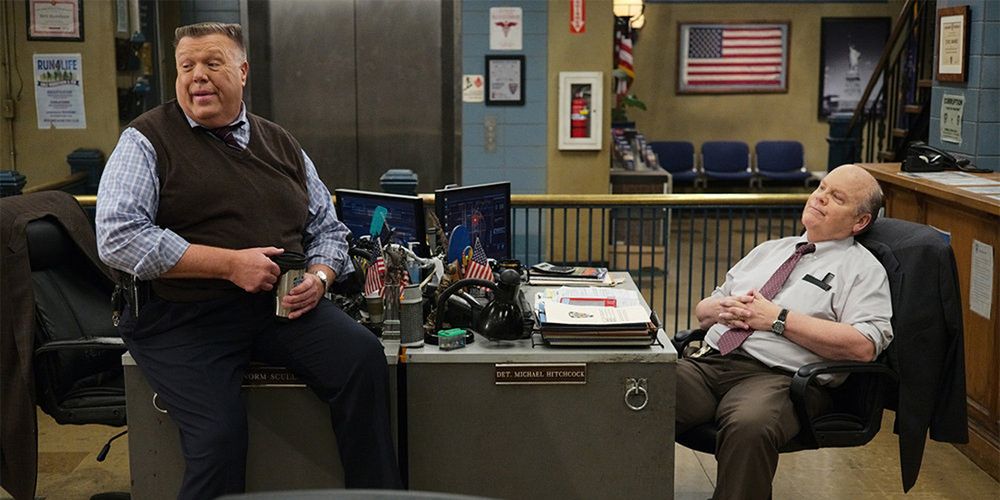 Hitcock and Scully at their desk in Brooklyn 99