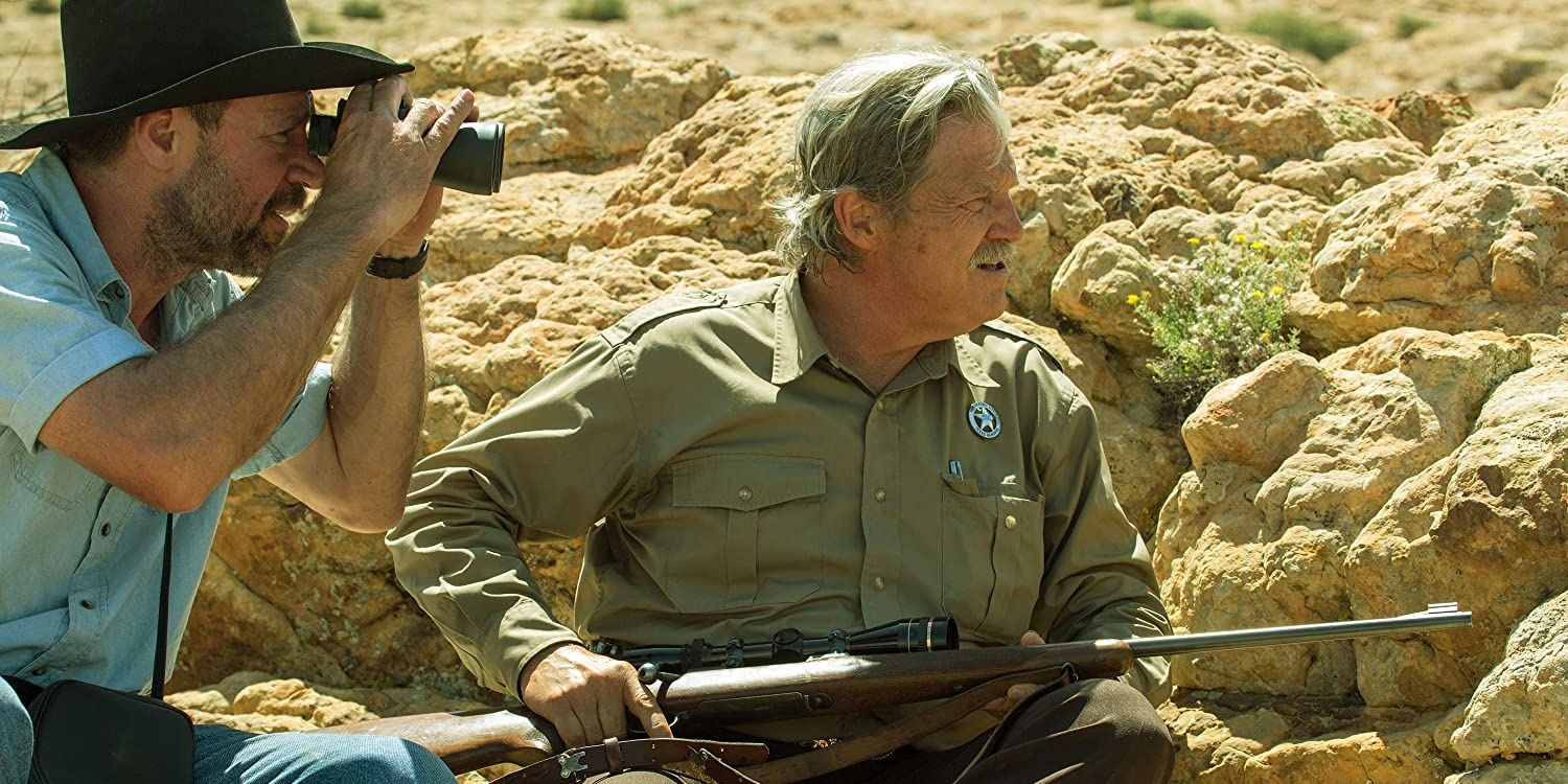 Jeff Bridges and Kevin Wiggins looking for someone in Hell or High Water.