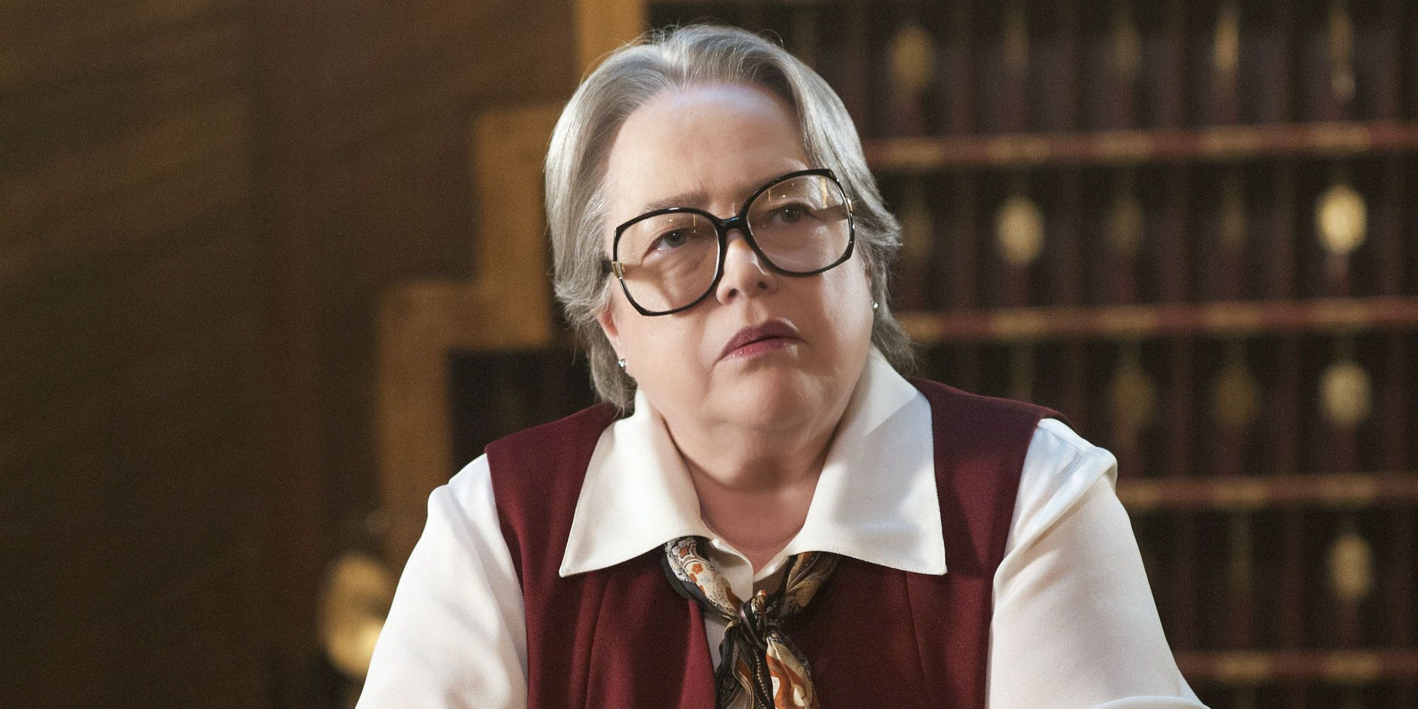 3 años después, estoy sorprendentemente contento de que Kathy Bates fuera reemplazada en la temporada 80% RT de American Horror Story