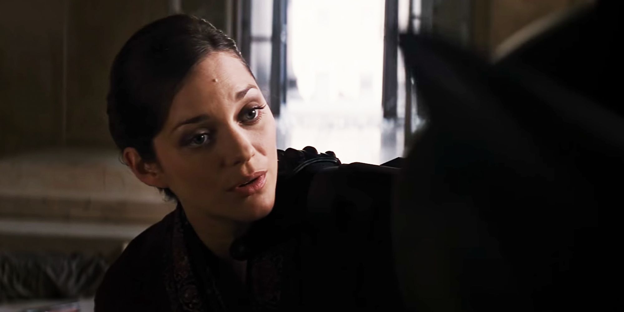 Marion Cotillard dans le rôle de Miranda Tate et Talia al Ghul dans Dark Knight Rises