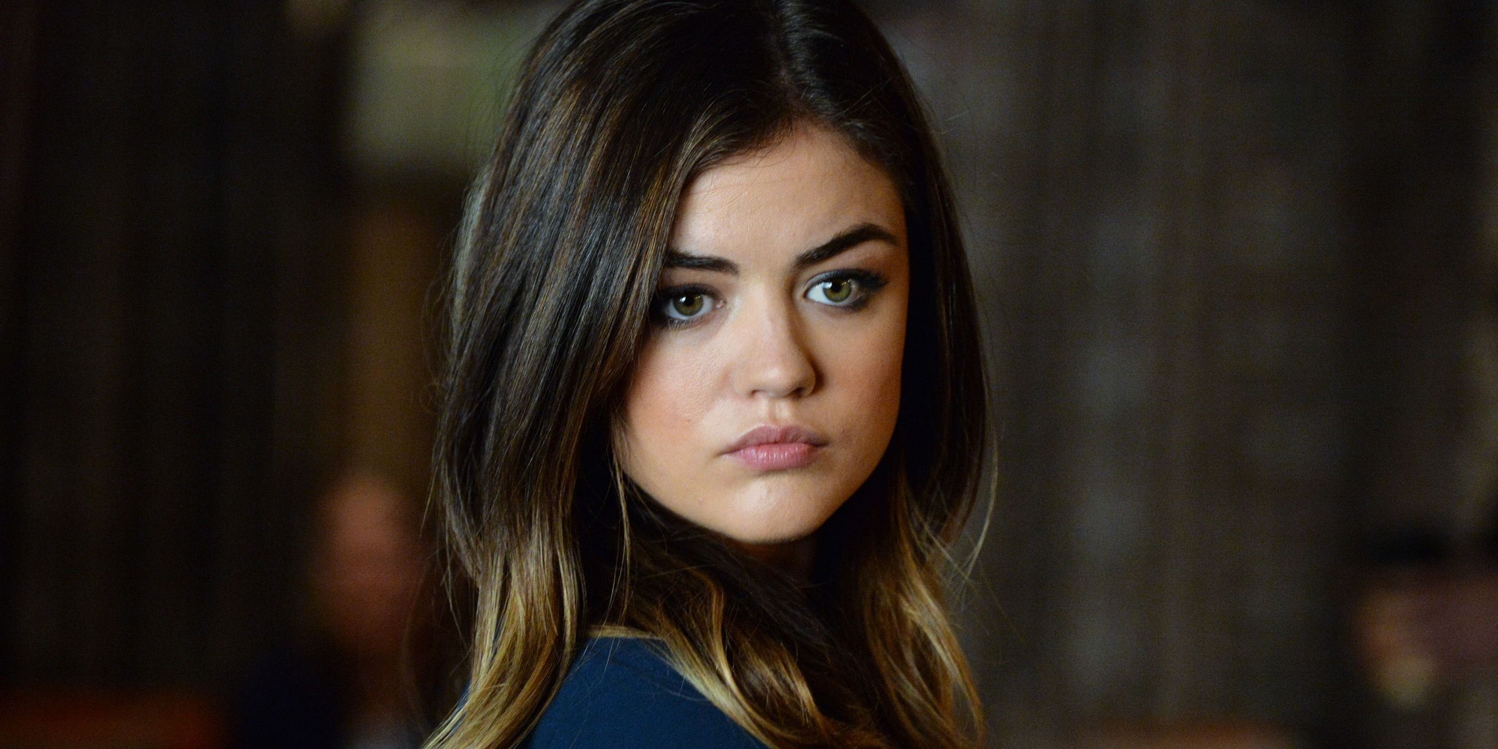 Aria looking serious in Pretty Little Liars