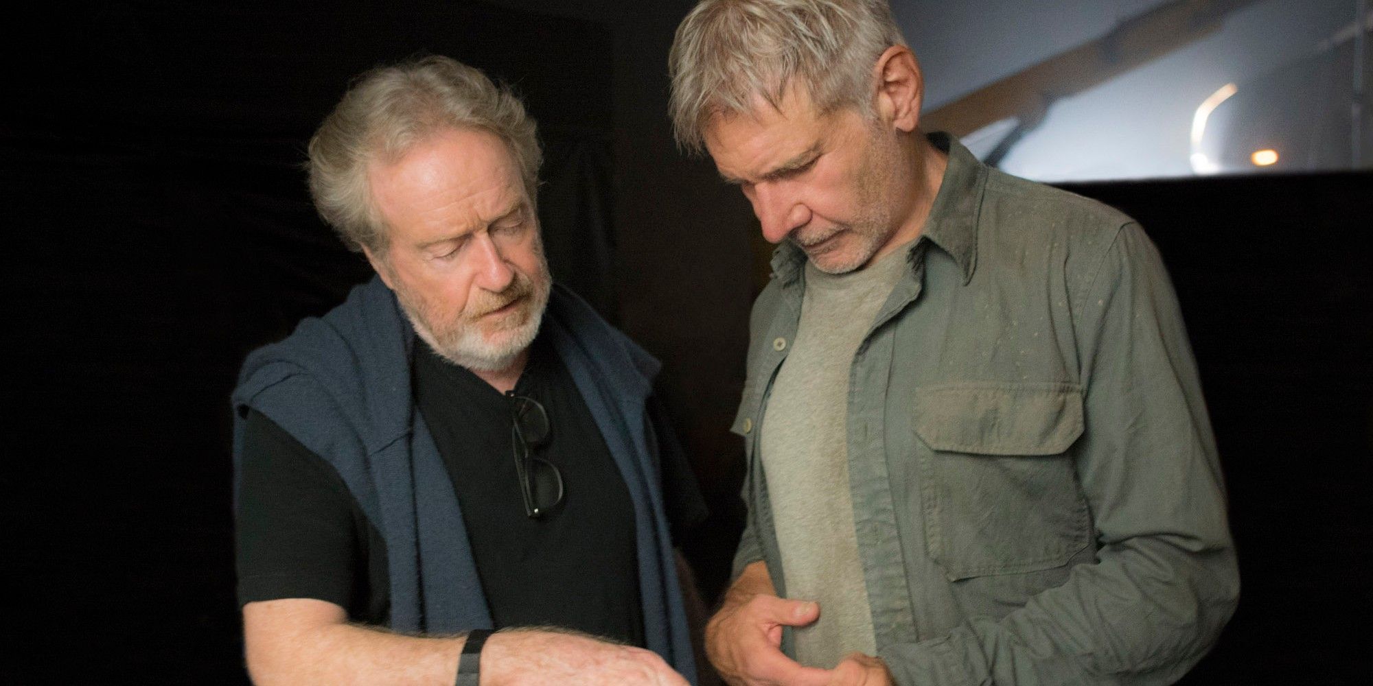 Ridley Scott and Harrison Ford on Blade Runner 2049 set