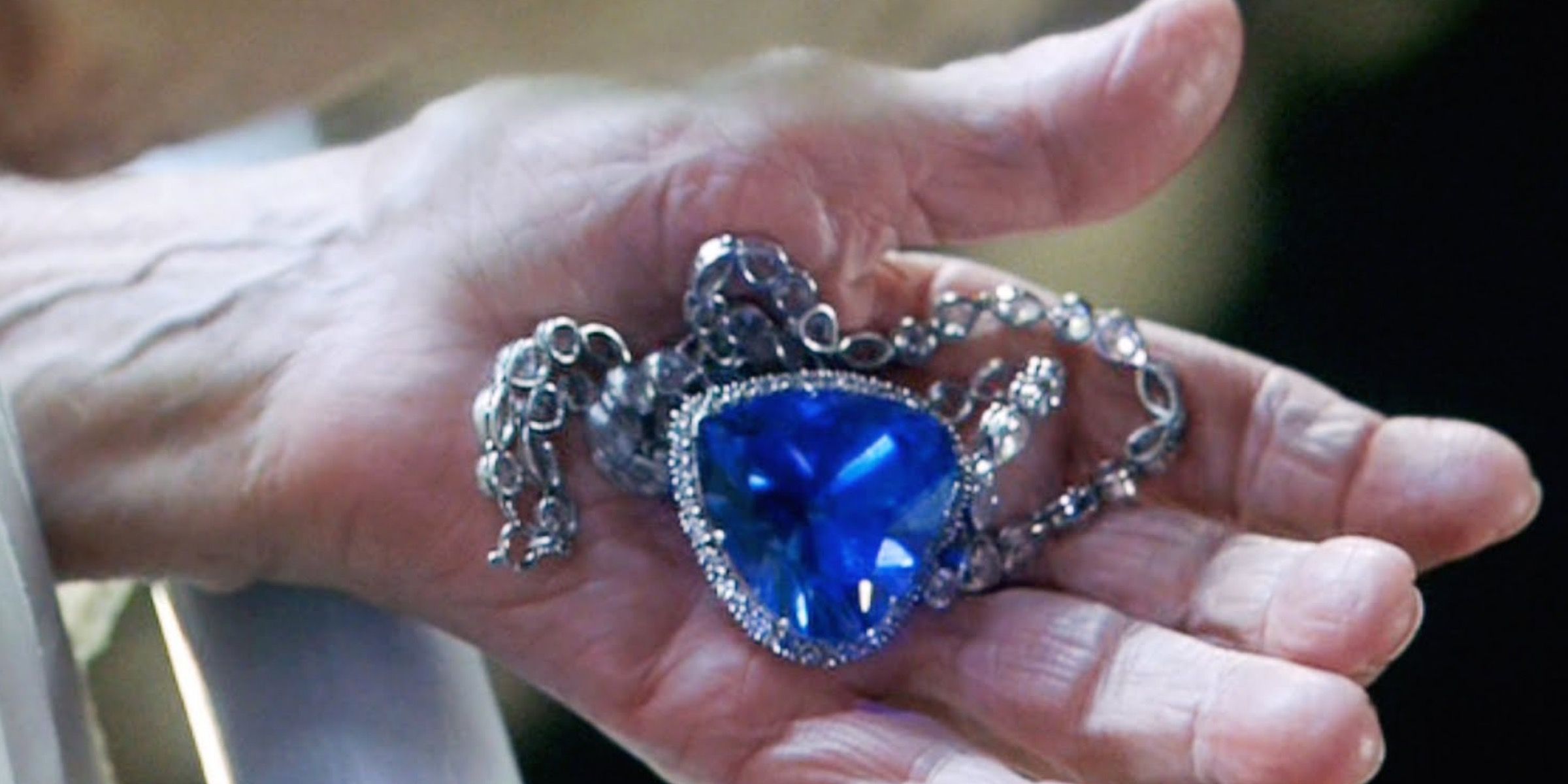 The Heart of the Ocean diamond necklace in Titanic.