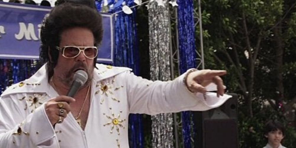 Bobby Munson doing a gig in Tahoe as an Elvis Presley impersonator in Sons Of Anarchy