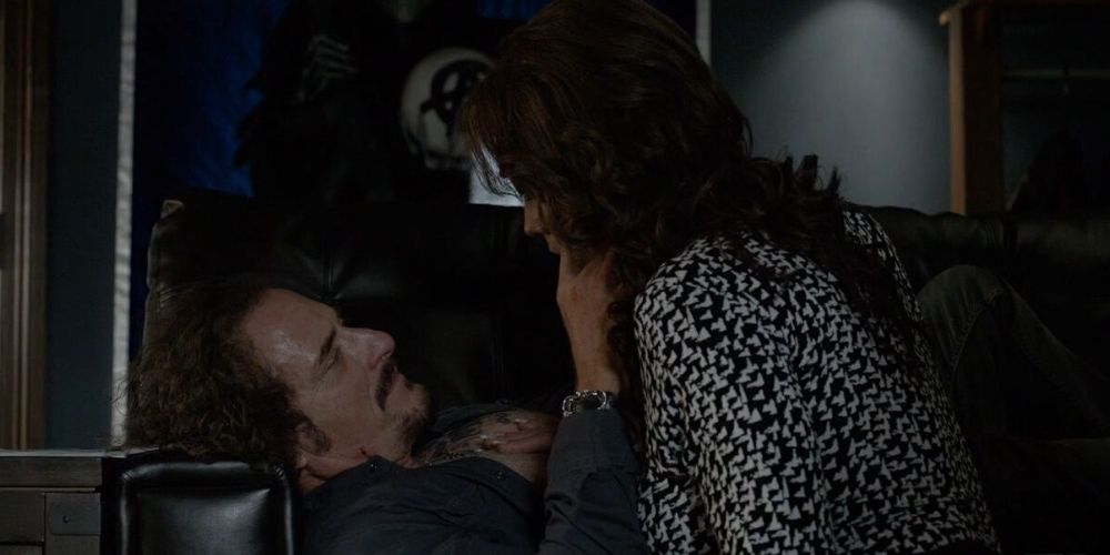 Tig and Venus profess their love for each other in Sons of Anarchy