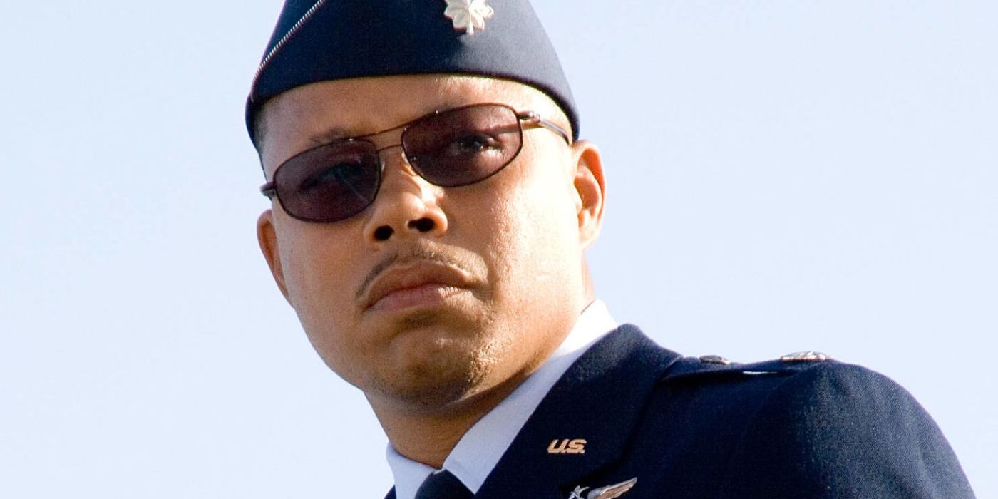 Terrence Howard in a military uniform an sunglasses in Iron Man