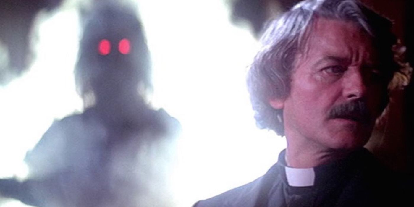 A ghost sneaking up on Hal Holbrook&rsquo;s Father Malone in The Fog