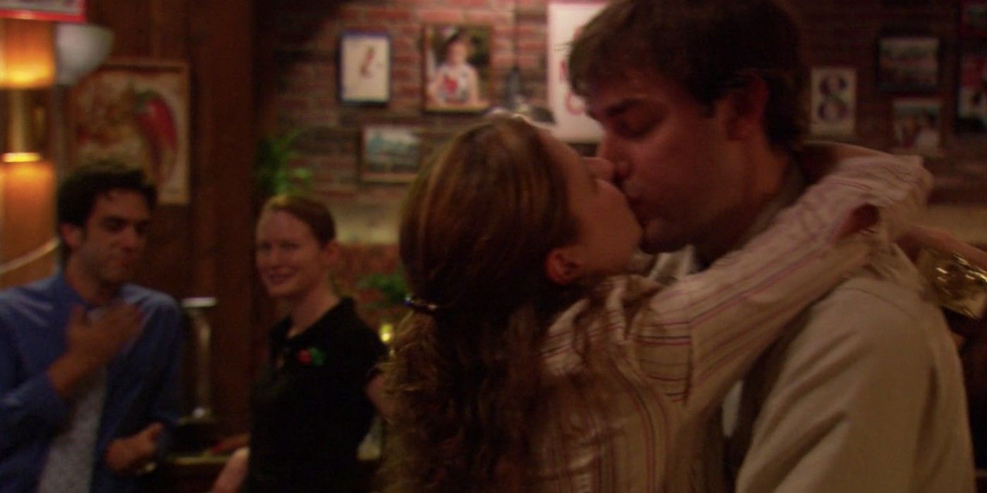The Office Jim and Pam's first kiss at the Dundies