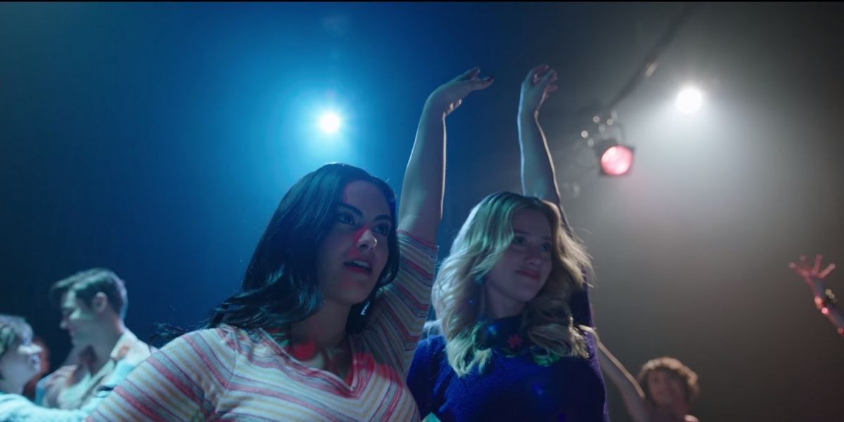Veronica and Betty performing in Riverdale.