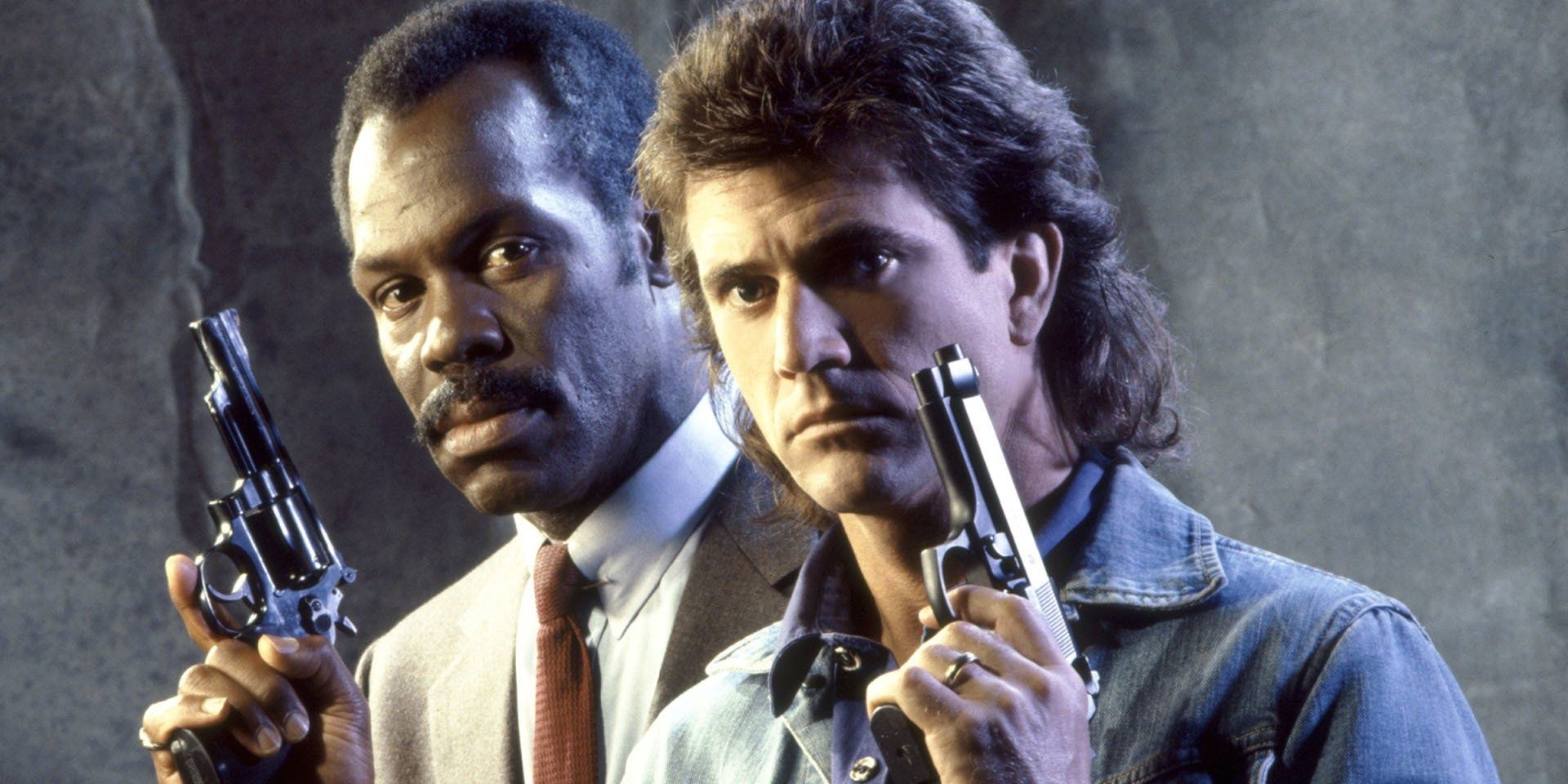 Mel Gibson sebagai Riggs dan Danny Glover sebagai Murtaugh di Lethal Weapon