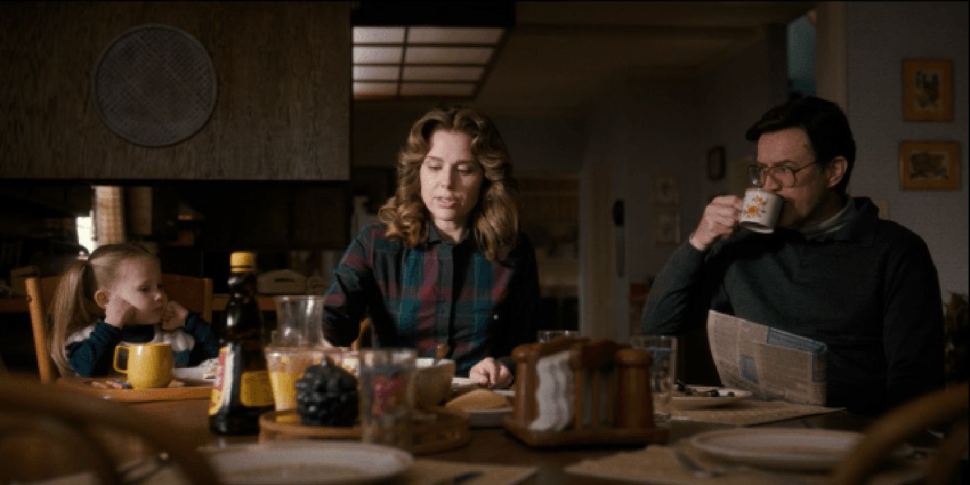Ted and Karen Wheeler at the breakfast table in Stranger Things