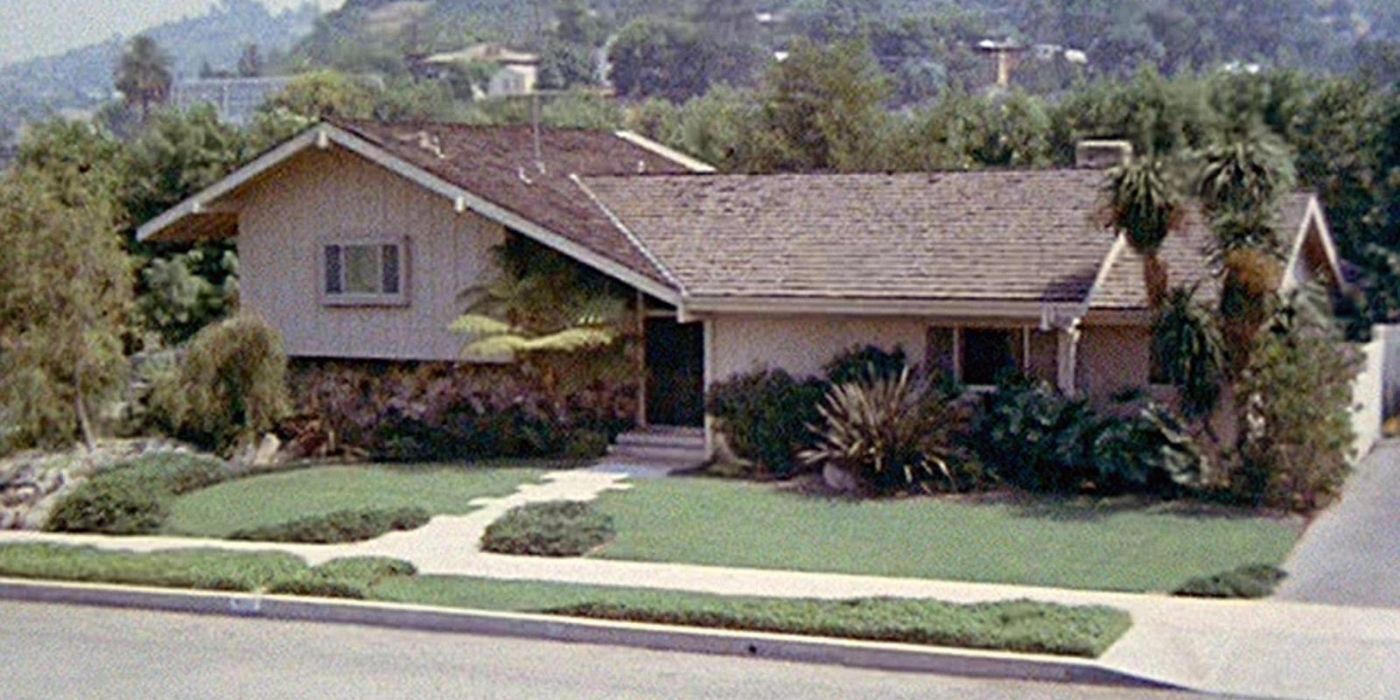 How Many Brady Bunch SpinOffs Are There & 9 More Questions About The Bradyverse Answered
