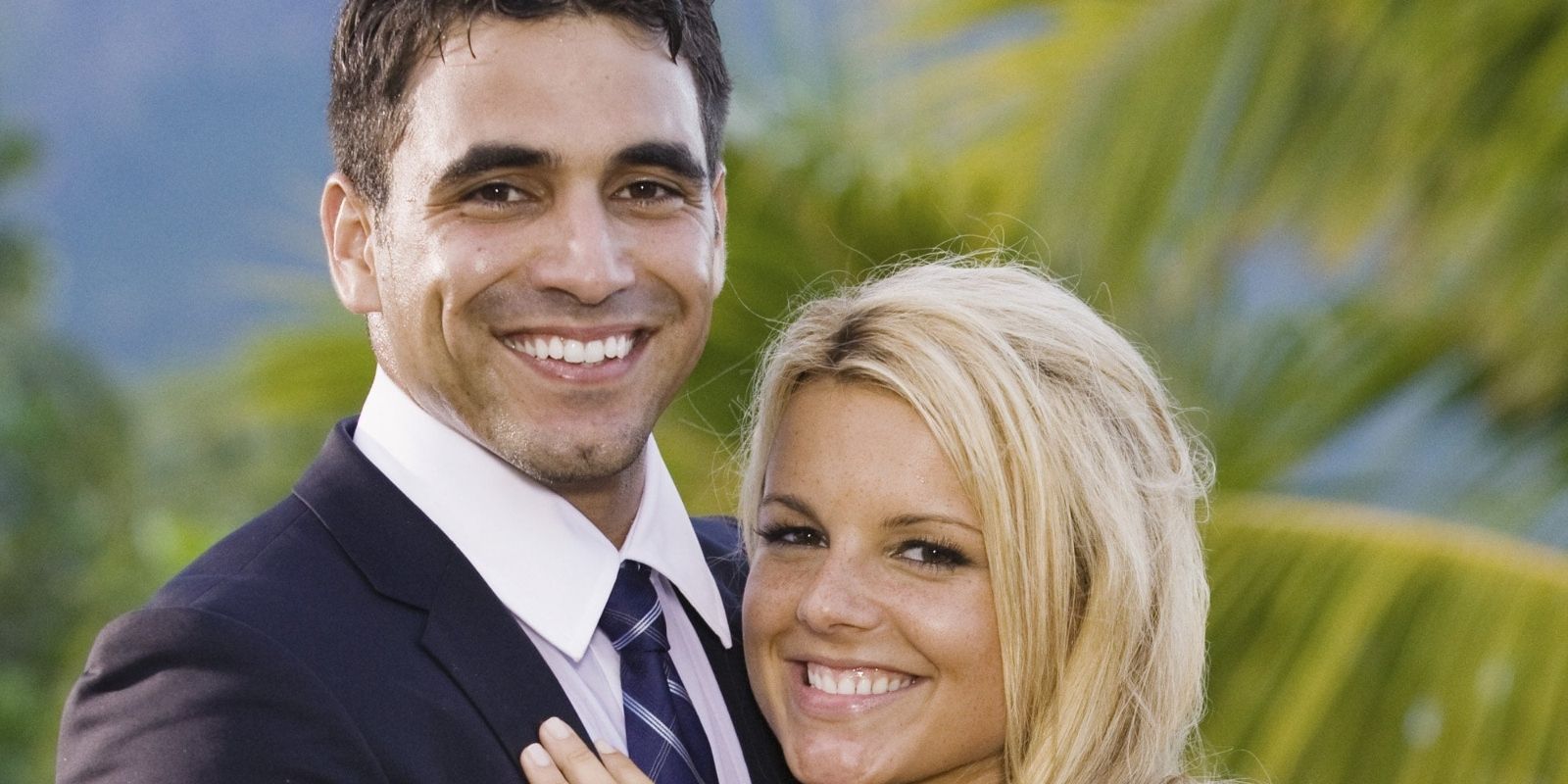 Ali and Roberto posing for a photo in The Bachelorette