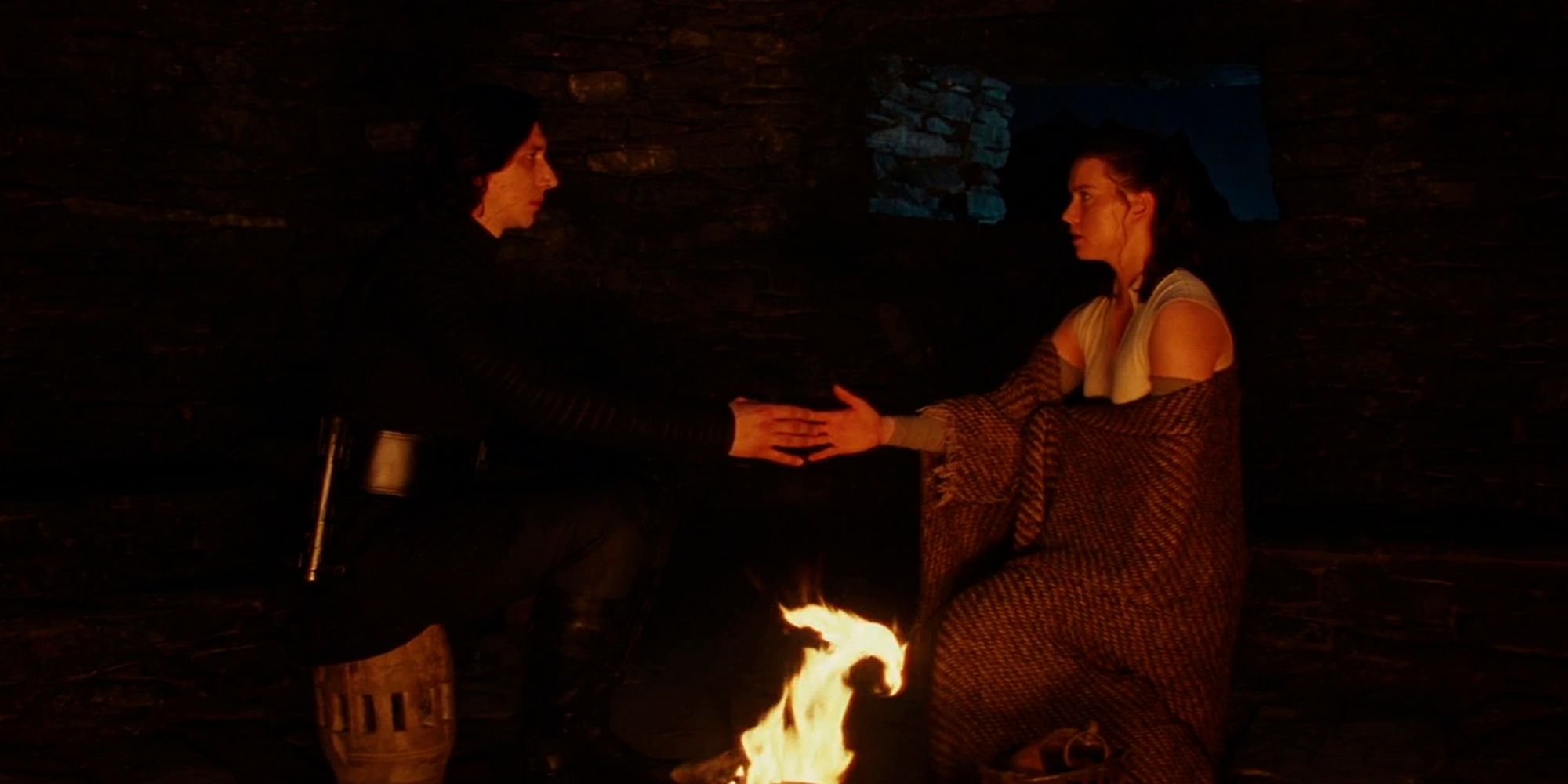 Kylo and Rey communicate with one another through the Force in The Last Jedi
