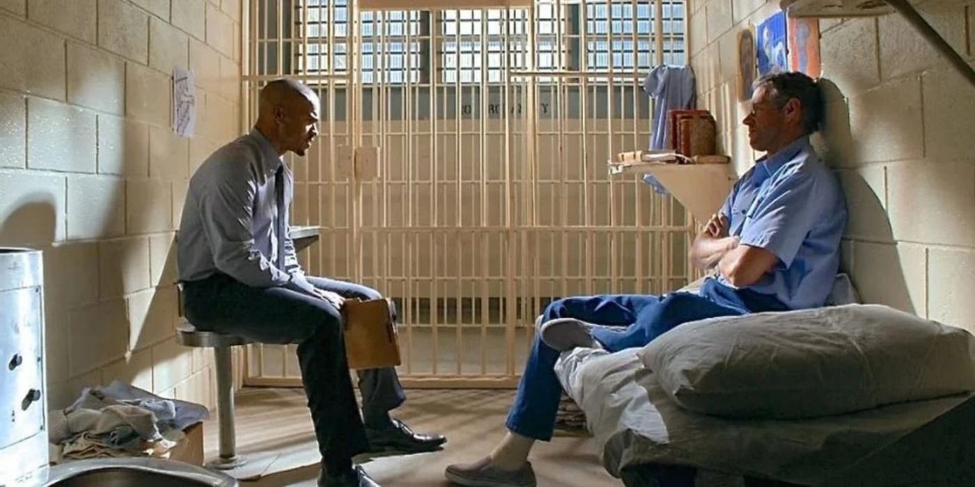 Derek talking to a prisoner in Criminal Minds.