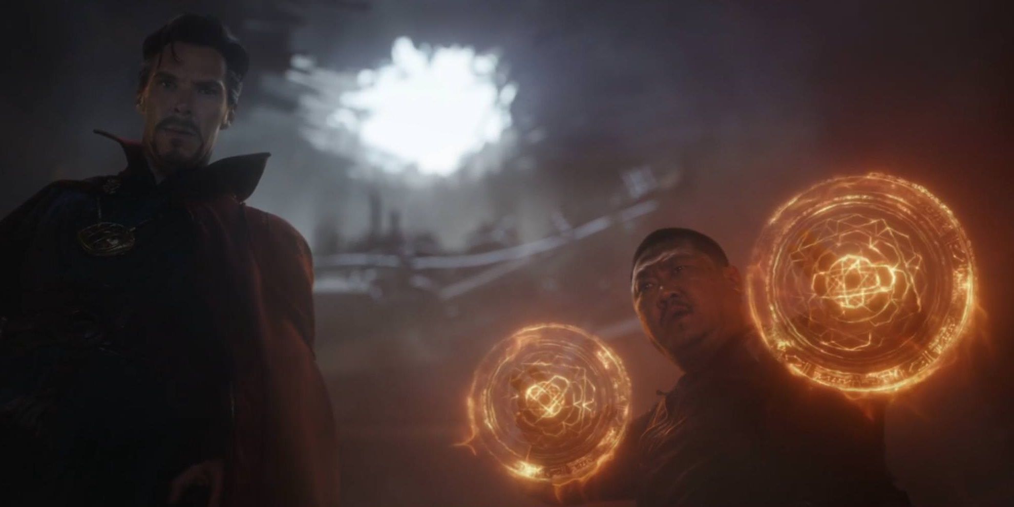 Doctor Strange and Wong meet Hulk in Avengers Infinity War