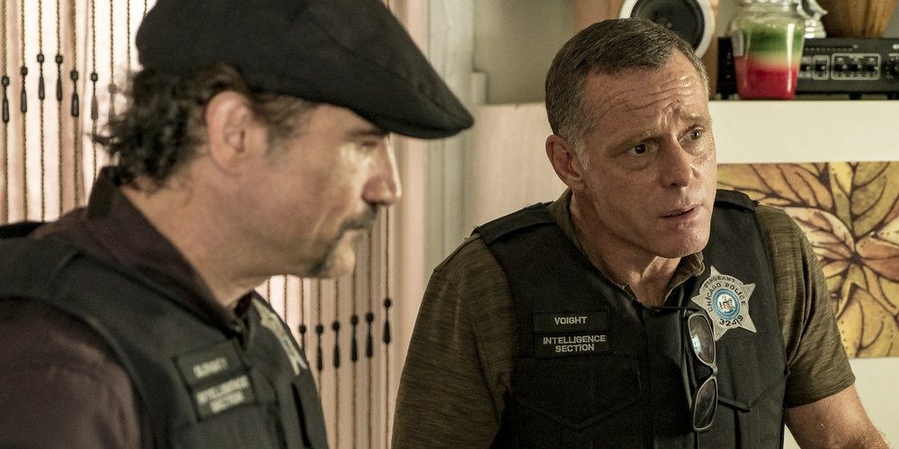 Elias Koteas and Jason Beghe in Chicago P.D. (2014)
