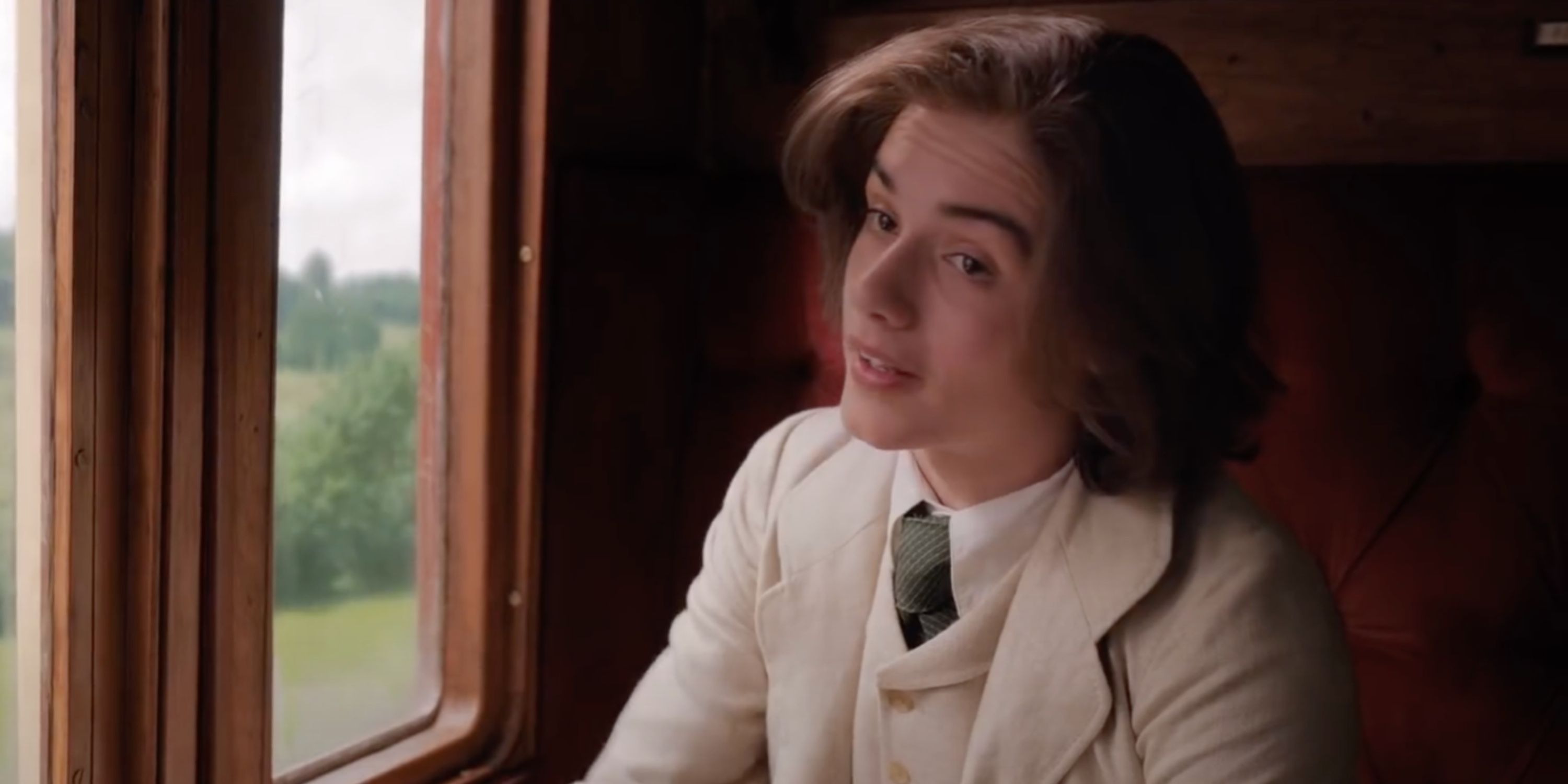 Louis Partridge as Lord Tewksbury in Enola Holmes on Netflix