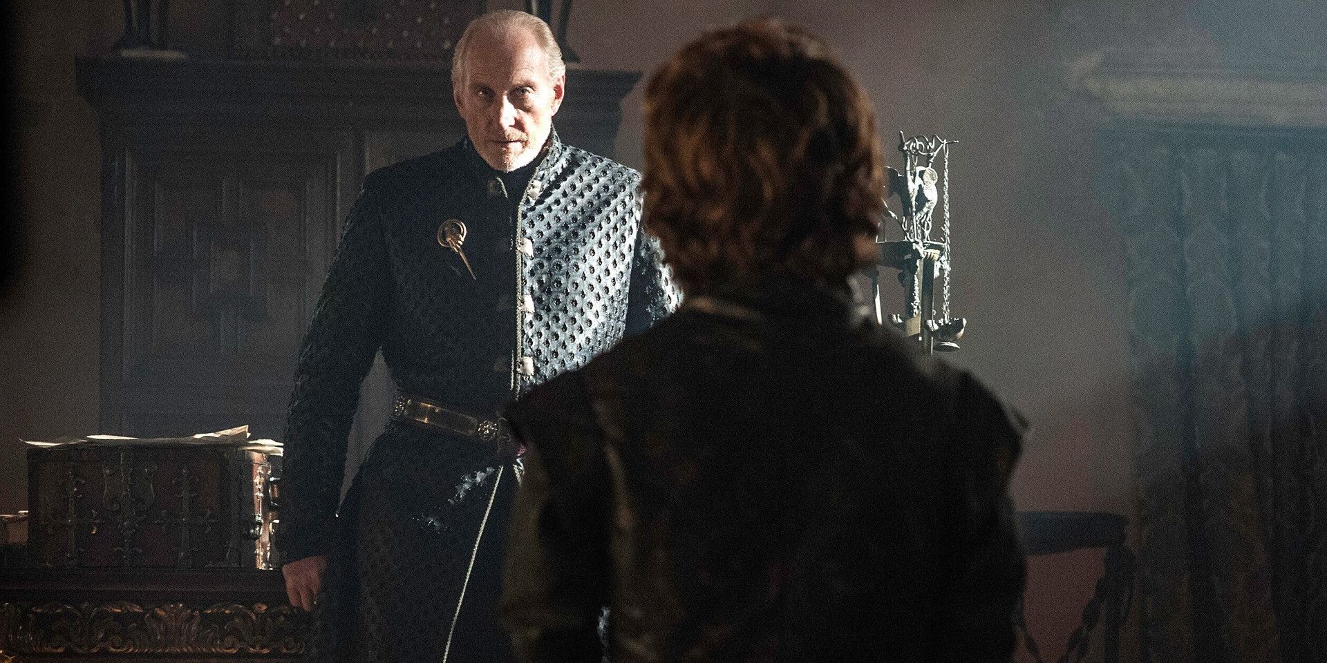 Tyrion e Tywin conversam em Game of Thrones