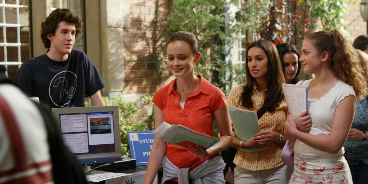 Rory with fellow students at Yale on Gilmore Girls