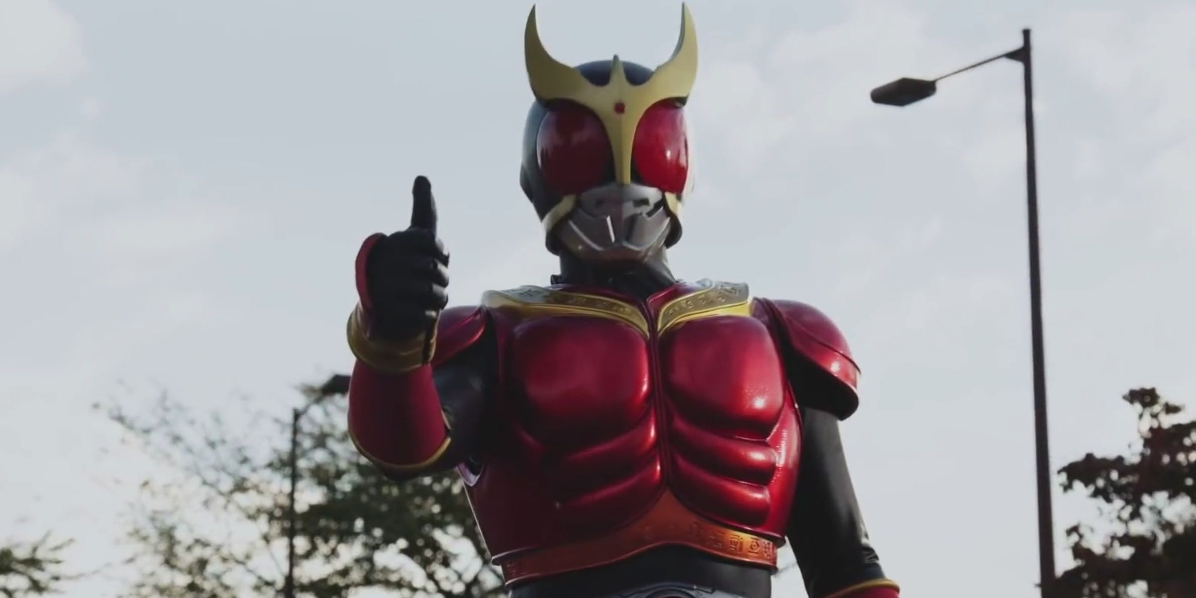 Kamen Rider Kuuga giving a thumbs up